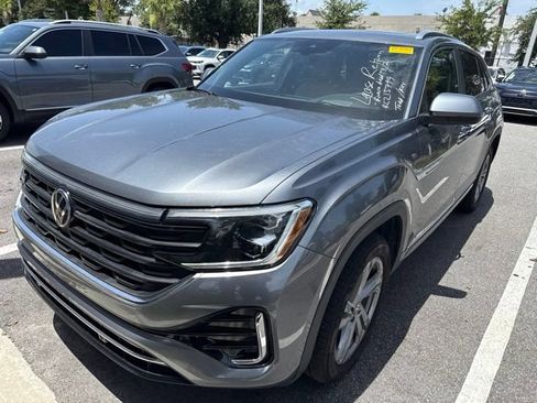 Certified 2024 Volkswagen Atlas Cross Sport SEL R-Line AWD/4WD image 3