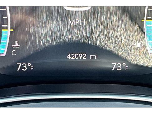 Certified 2025 Chrysler Pacifica Limited FWD image 22