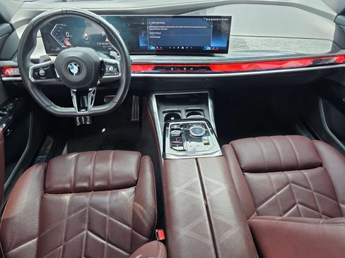 Certified 2024 BMW 760i xDrive w/ Executive Package AWD/4WD image 13