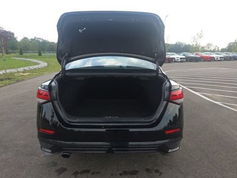 Used 2025 Nissan Sentra SR FWD image 9