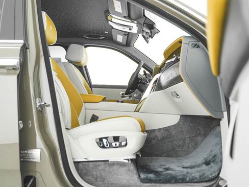 New 2025 Rolls-Royce Cullinan image 30