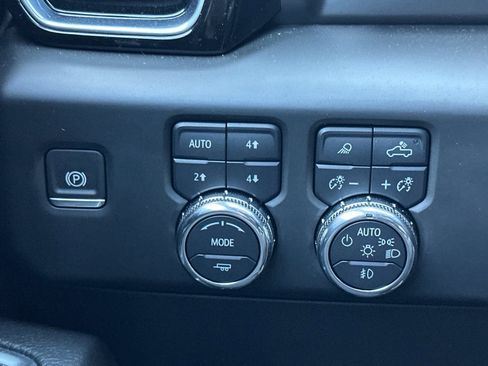 Used 2025 GMC Sierra 1500 Denali w/ Denali Reserve Package image 39