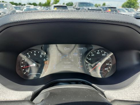 Used 2022 Jeep Compass Latitude w/ Sun and Sound Group AWD/4WD image 17