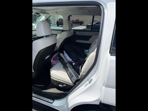Used 2025 Hyundai Santa Fe Calligraphy AWD/4WD image 14