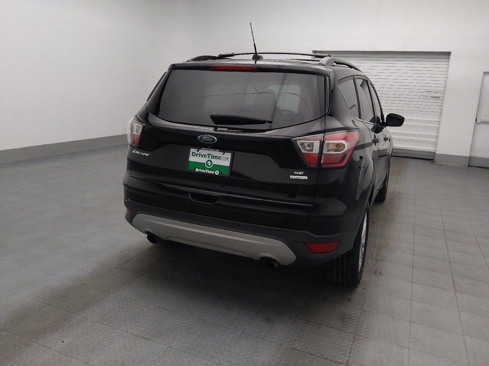 Used 2017 Ford Escape SE w/ Equipment Group 201A FWD image 7