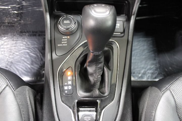 Used 2019 Jeep Cherokee Limited AWD/4WD image 33