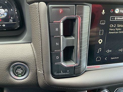 Used 2022 GMC Yukon Denali w/ Denali Premium Package AWD/4WD image 26