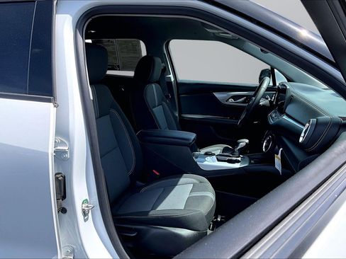 Used 2024 Chevrolet Blazer LT w/ Convenience Package FWD image 7