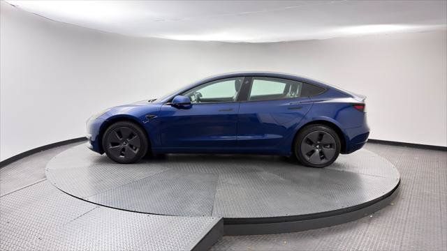 Used 2021 Tesla Model 3 Standard Range Plus RWD image 3