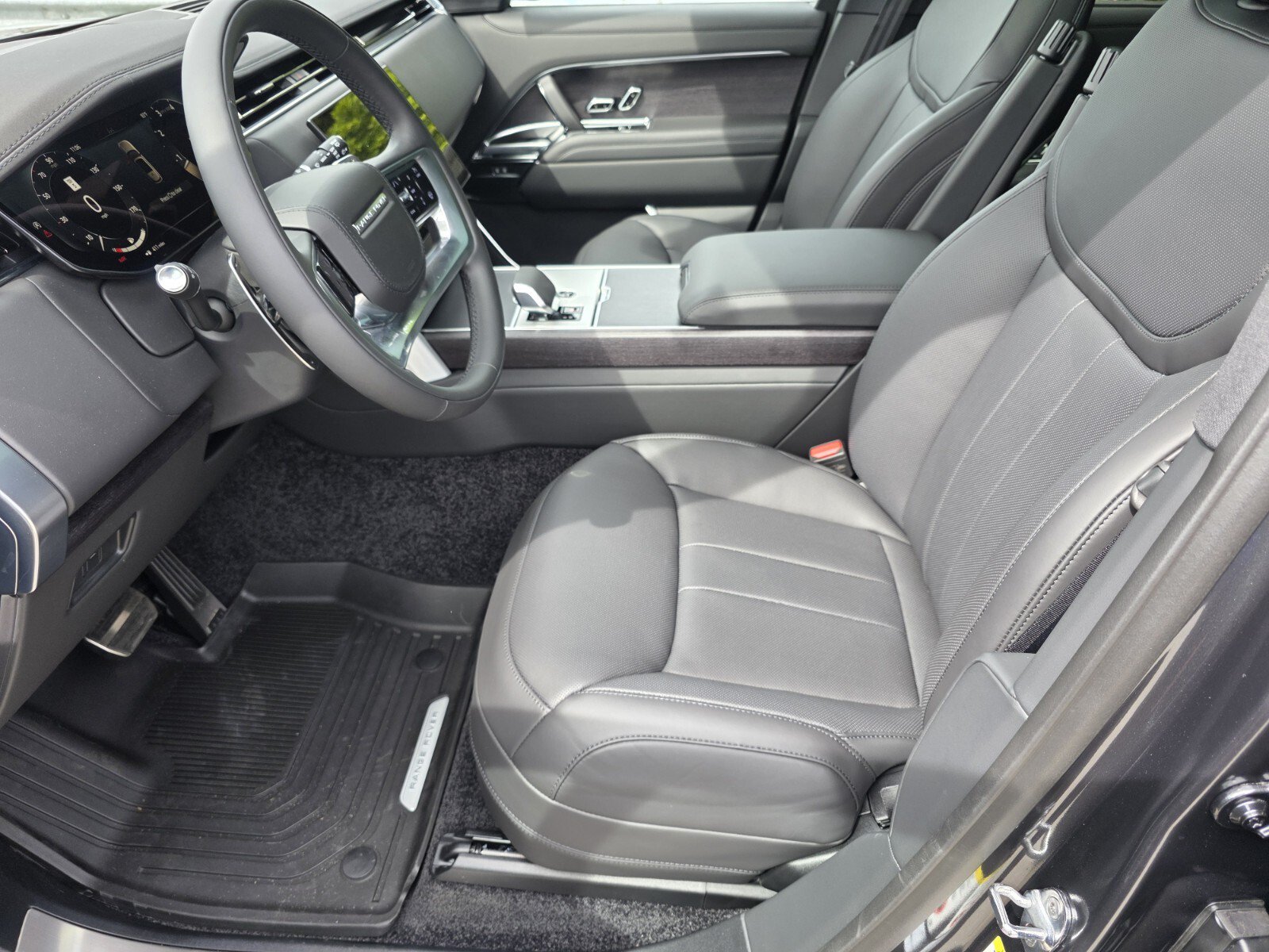 New 2026 Land Rover Range Rover Long Wheelbase SE AWD/4WD image 10