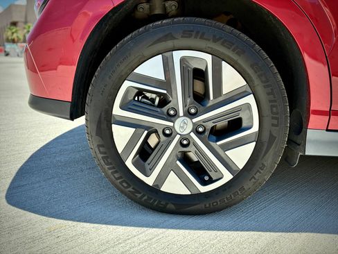 Used 2022 Hyundai Kona Limited FWD image 12