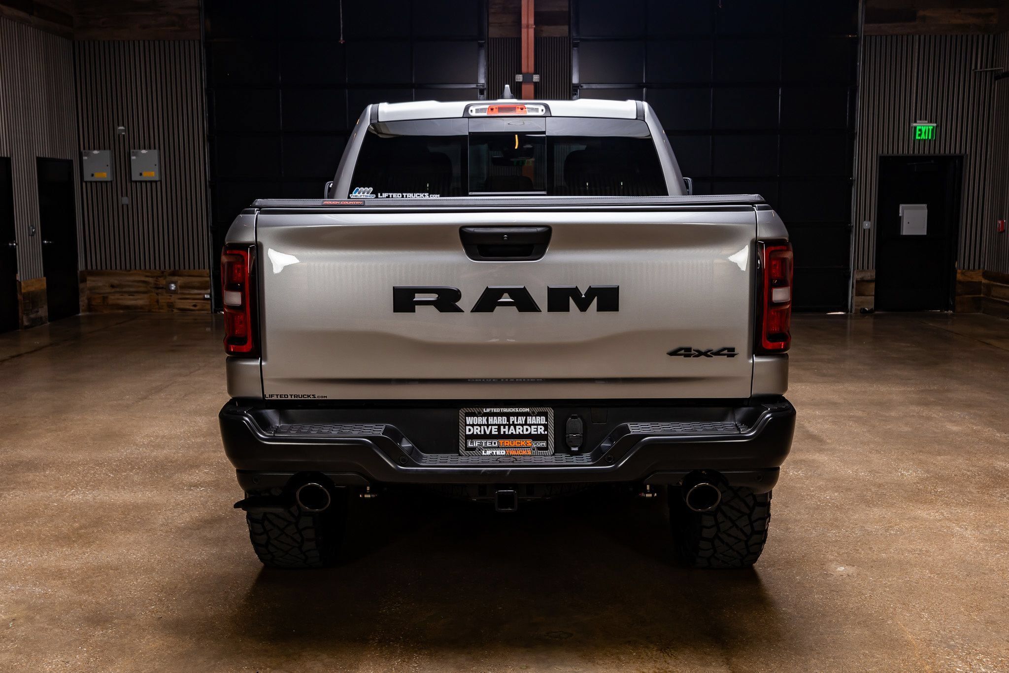 Used 2025 RAM 1500 Warlock AWD/4WD image 8