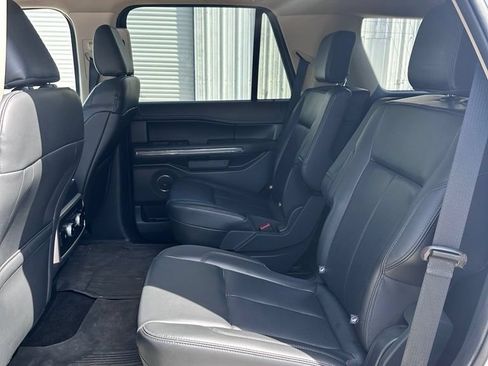 Used 2023 Ford Expedition XLT AWD/4WD image 12