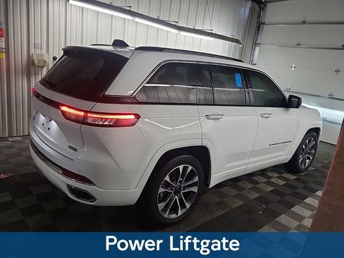 Used 2022 Jeep Grand Cherokee Overland w/ Advanced Protech Group III AWD/4WD image 13