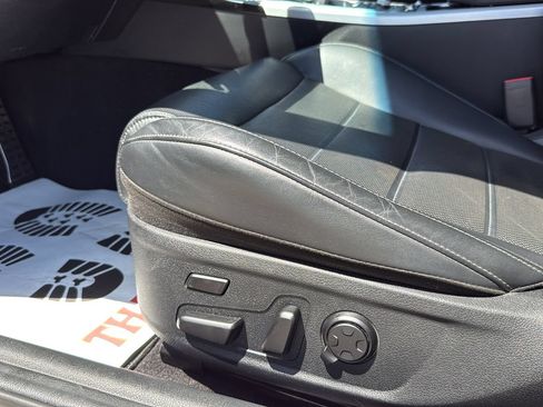 Used 2018 Kia Stinger GT2 AWD/4WD image 10