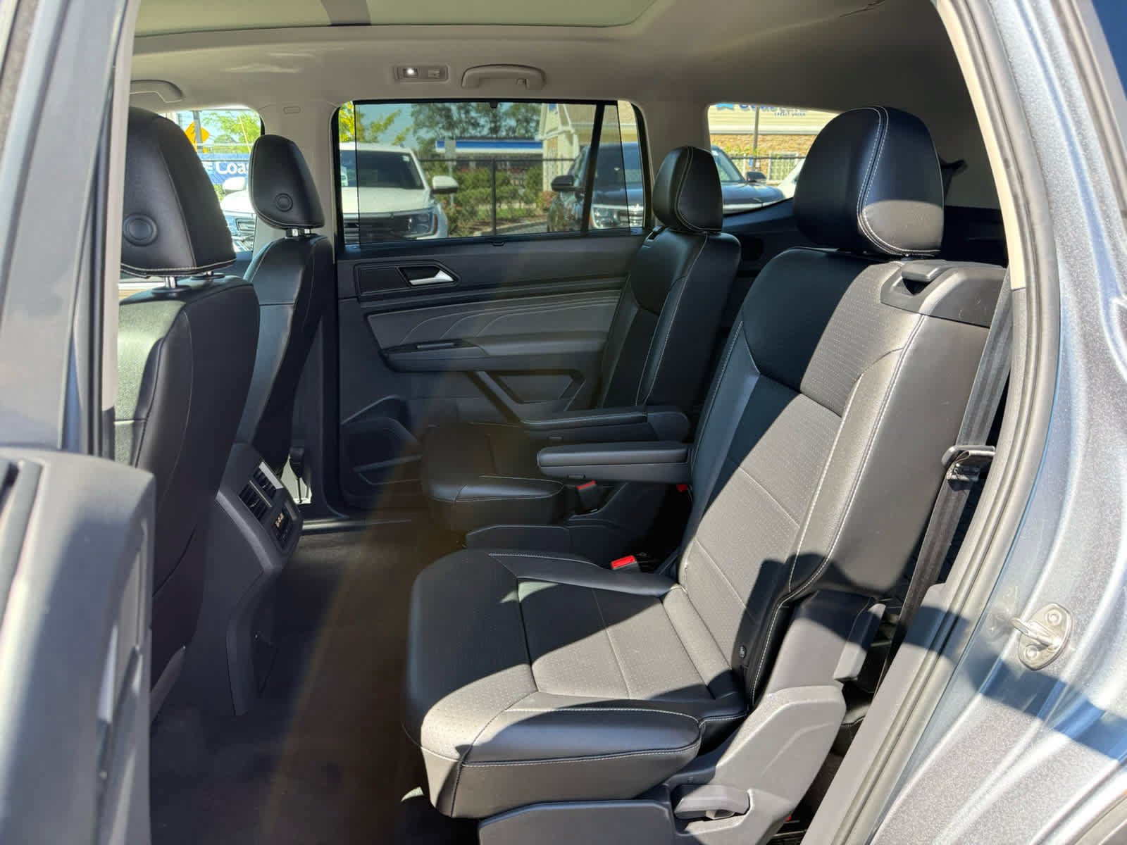 Used 2022 Volkswagen Atlas SEL AWD/4WD image 18