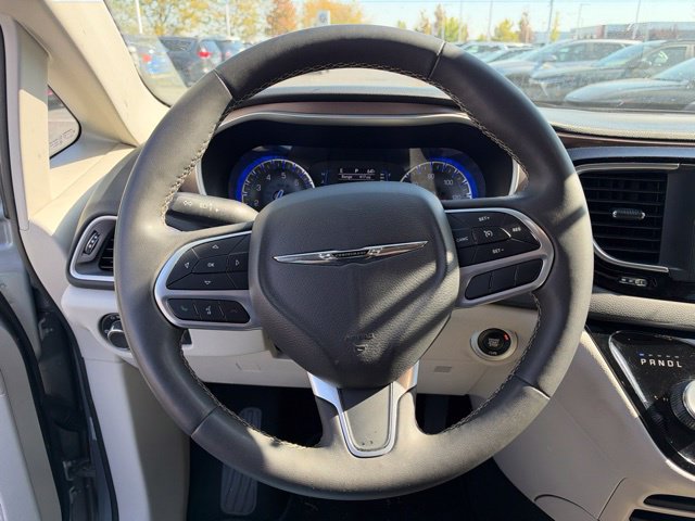 Used 2023 Chrysler Voyager LX FWD image 13