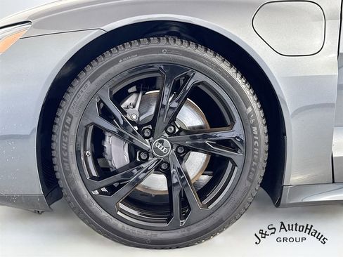 Used 2022 Audi e-tron GT Premium Plus image 37