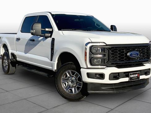 Used 2025 Ford F250 XL w/ STX Appearance Package image 3
