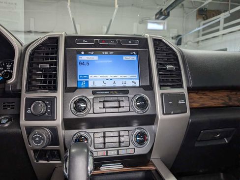 Used 2019 Ford F150 Lariat w/ Equipment Group 502A Luxury AWD/4WD image 36