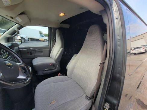 Used 2017 Chevrolet Express 3500 Extended RWD image 29