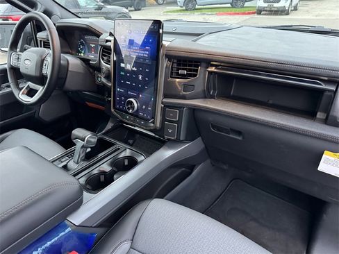 Used 2025 Ford F150 Lightning Lariat image 5