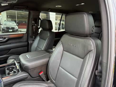 Used 2025 GMC Yukon Denali image 14