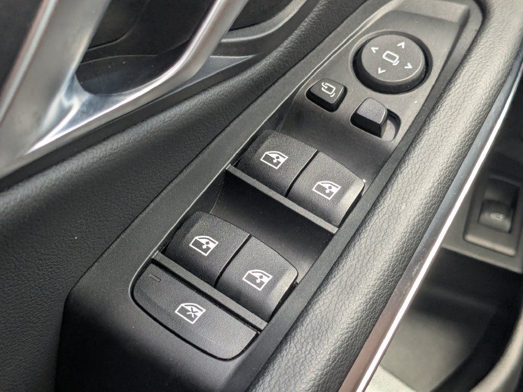 Used 2025 BMW 330i Sedan RWD image 10