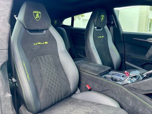 Used 2024 Lamborghini Urus Performante AWD/4WD image 26