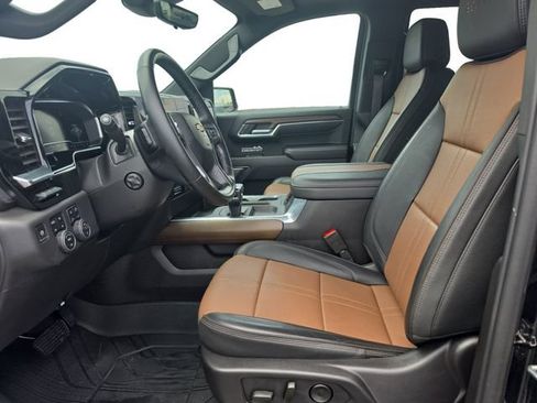 Used 2024 Chevrolet Silverado 1500 High Country w/ High Country Premium Package AWD/4WD image 11