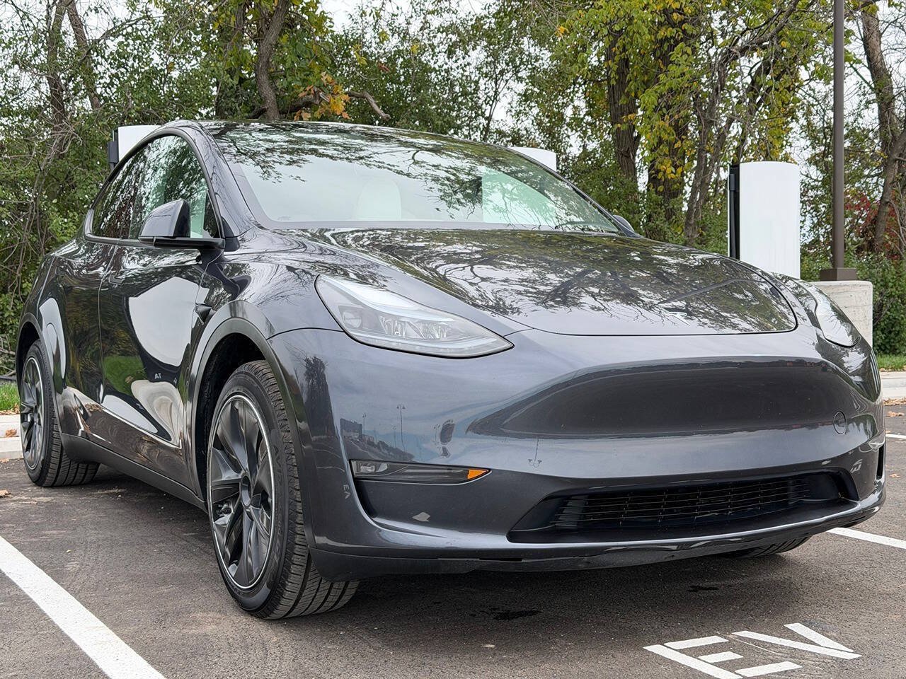 Used 2024 Tesla Model Y Long Range AWD/4WD image 7