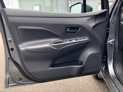 Used 2025 Nissan Versa S w/ Trunk Package FWD image 19
