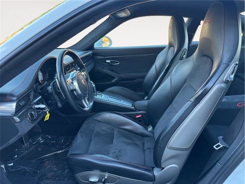 Used 2014 Porsche 911 GT3 w/ Carbon Interior Package RWD image 9