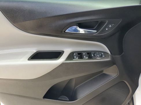 Certified 2024 Chevrolet Equinox LS FWD image 17