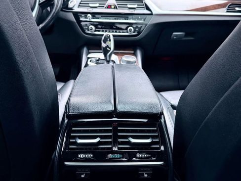 Used 2017 BMW 540i xDrive image 12