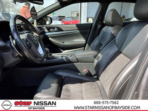 Used 2021 Nissan Maxima SR w/ Sport Mat Group image 15