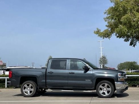 Used 2018 Chevrolet Silverado 1500 LT w/ Texas Edition RWD image 3
