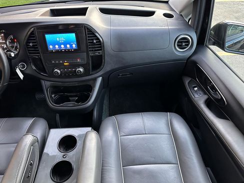 Used 2018 Mercedes-Benz Metris Passenger image 56