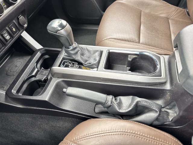 Used 2016 Toyota Tacoma Limited w/ Towing Package RWD image 28