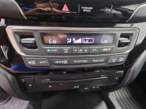 Used 2022 Honda Pilot Touring image 21