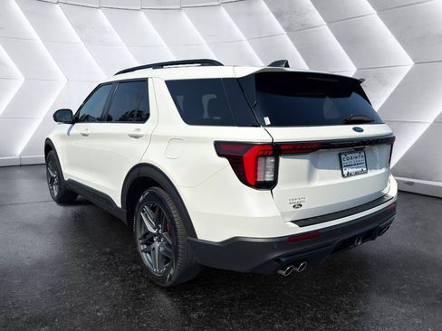 Used 2025 Ford Explorer ST RWD image 5