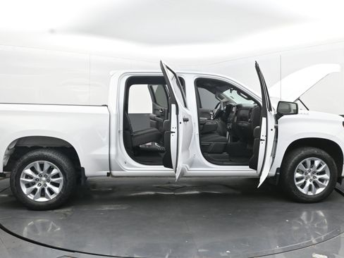 Used 2023 Chevrolet Silverado 1500 Custom image 42