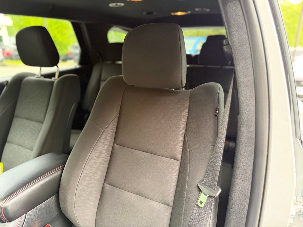 Used 2025 Dodge Durango GT AWD/4WD image 11