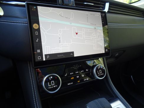 New 2025 Jaguar F-PACE R-Dynamic S image 3