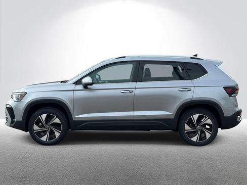New 2026 Volkswagen Taos SE AWD/4WD image 2
