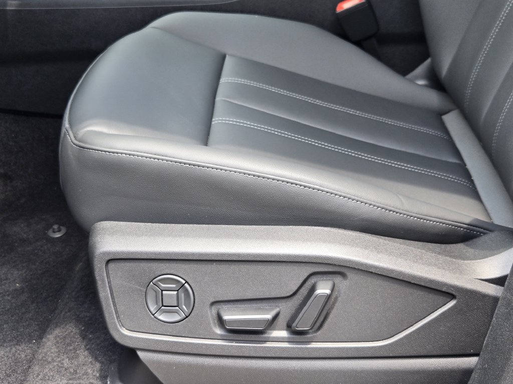 Used 2026 Audi Q5 Premium Plus w/ Premium Plus AWD/4WD image 30