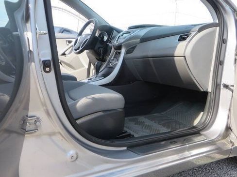Used 2012 Hyundai Elantra GLS FWD image 20