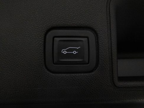 Certified 2023 GMC Terrain SLT image 36