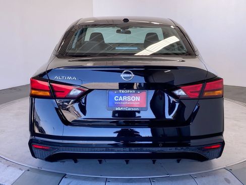 Used 2025 Nissan Altima 2.5 SV FWD image 4