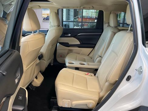 Used 2015 Toyota Highlander Limited AWD/4WD image 23